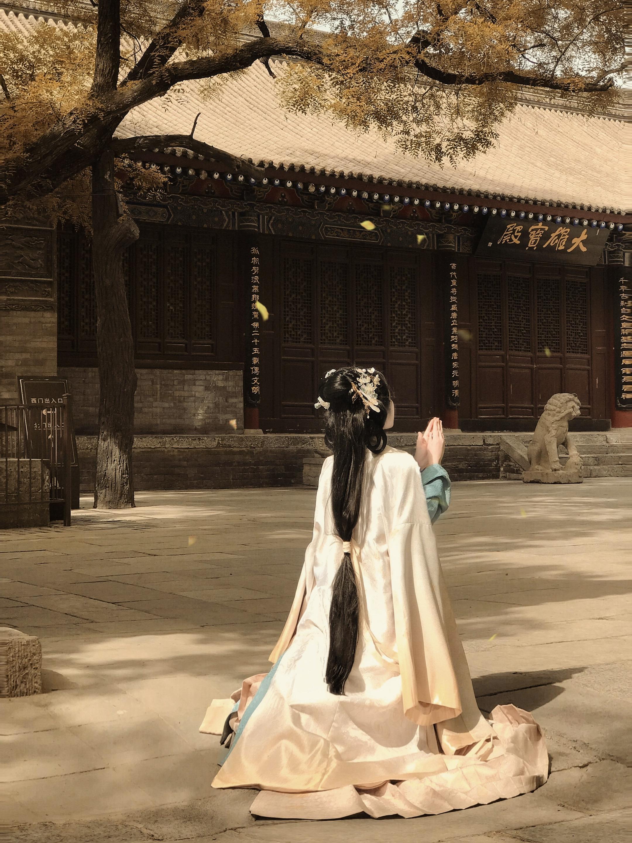 “花深深，柳阴阴。度柳穿花觅信音，君心负妾心” 东方美学