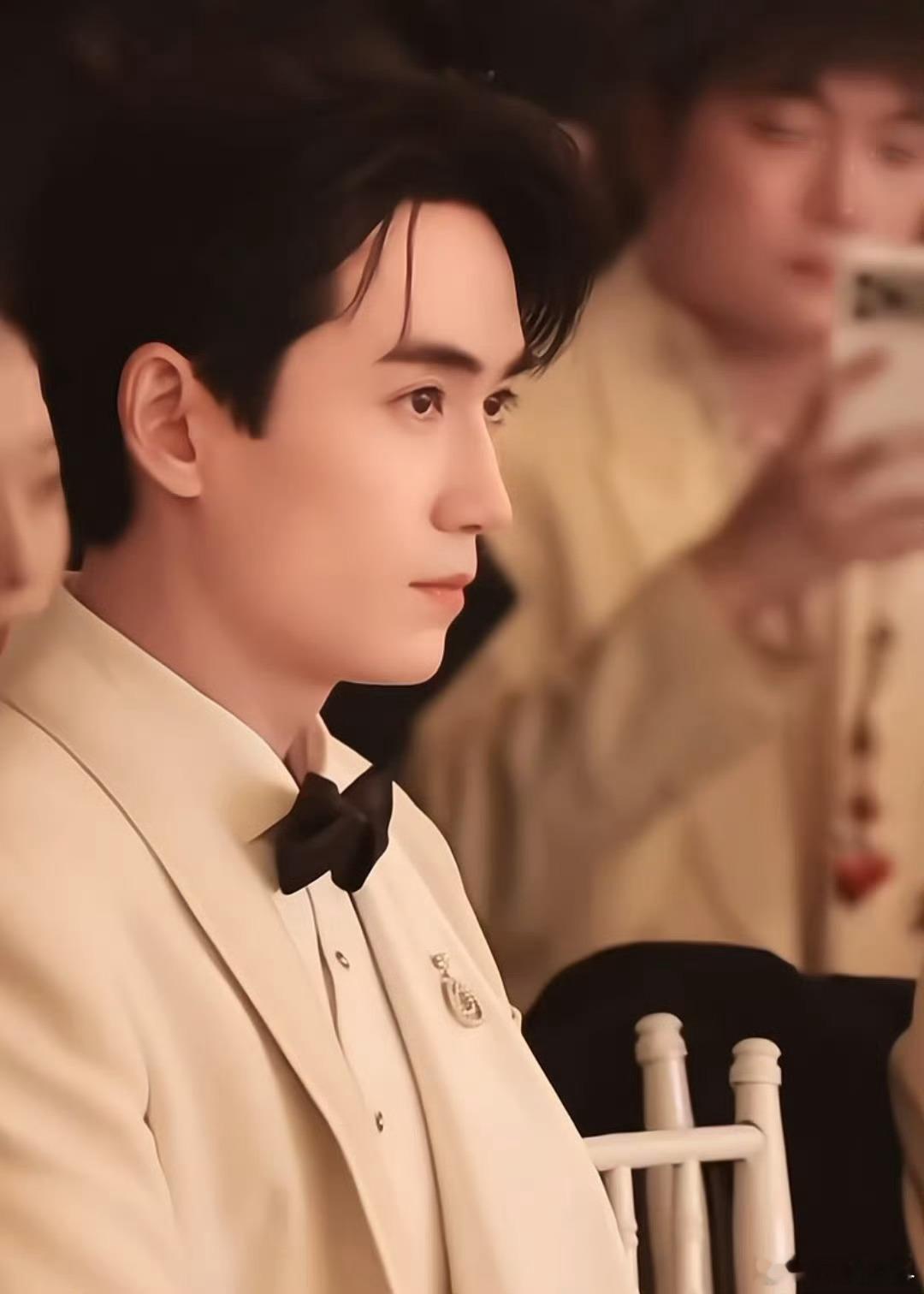 朱一龙雅诗兰黛全球护肤代言人代言人好帅 