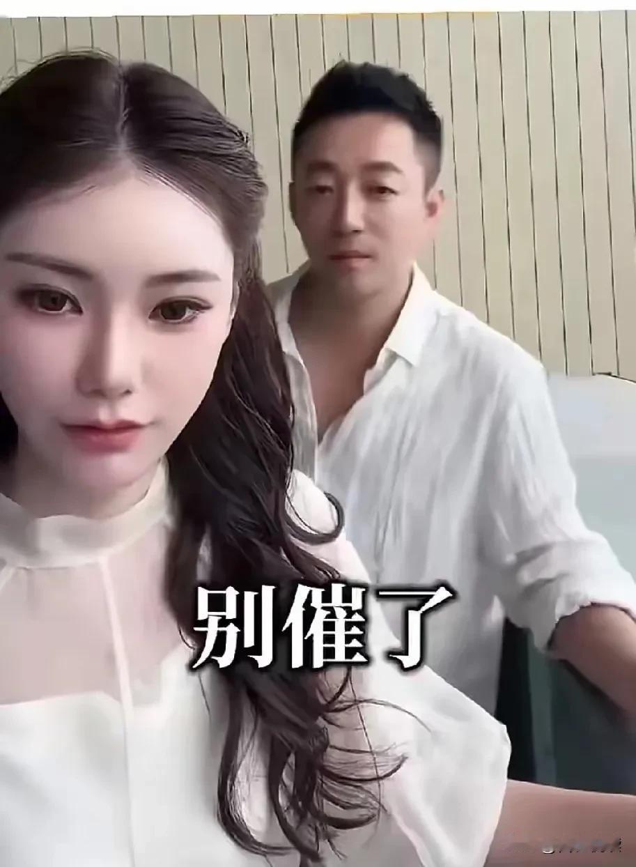 真心觉得
马筱梅可以
放松一下自己

比如不戴美瞳
比如不想笑可以不笑

自从她