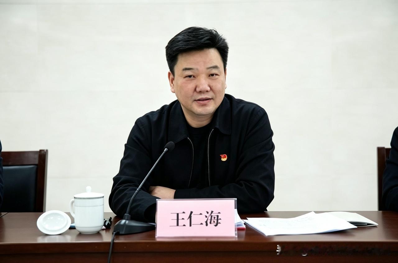 就在昨天，河南官场和传媒圈炸出一个大冷门。
 
河南省纪委监委正式通报：河南广播
