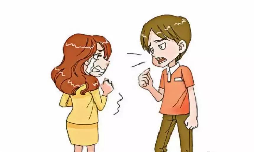 两个小学生在打架，一个小男生飞起一脚踹向一个小女生的肚子。
踹的时候还边骂脏话，