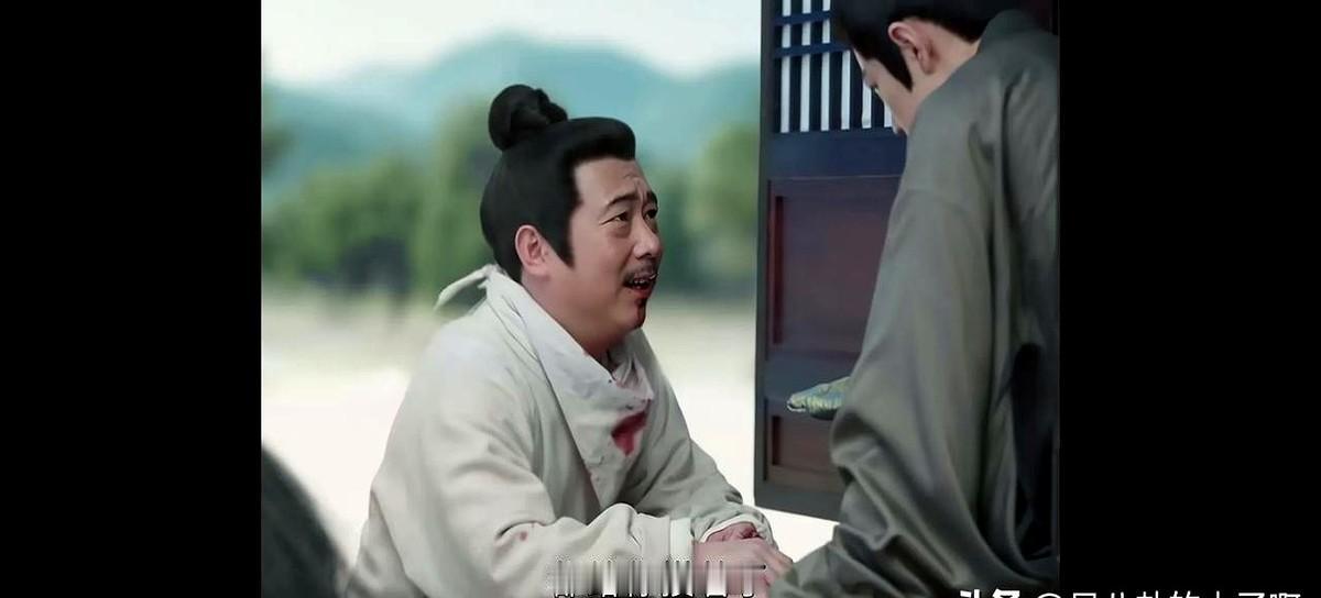 赵秉文杀了稚奴的父亲，又杀了蔵海的父亲，当高明在人潮人涌的城门口倒地的时候，蔵海