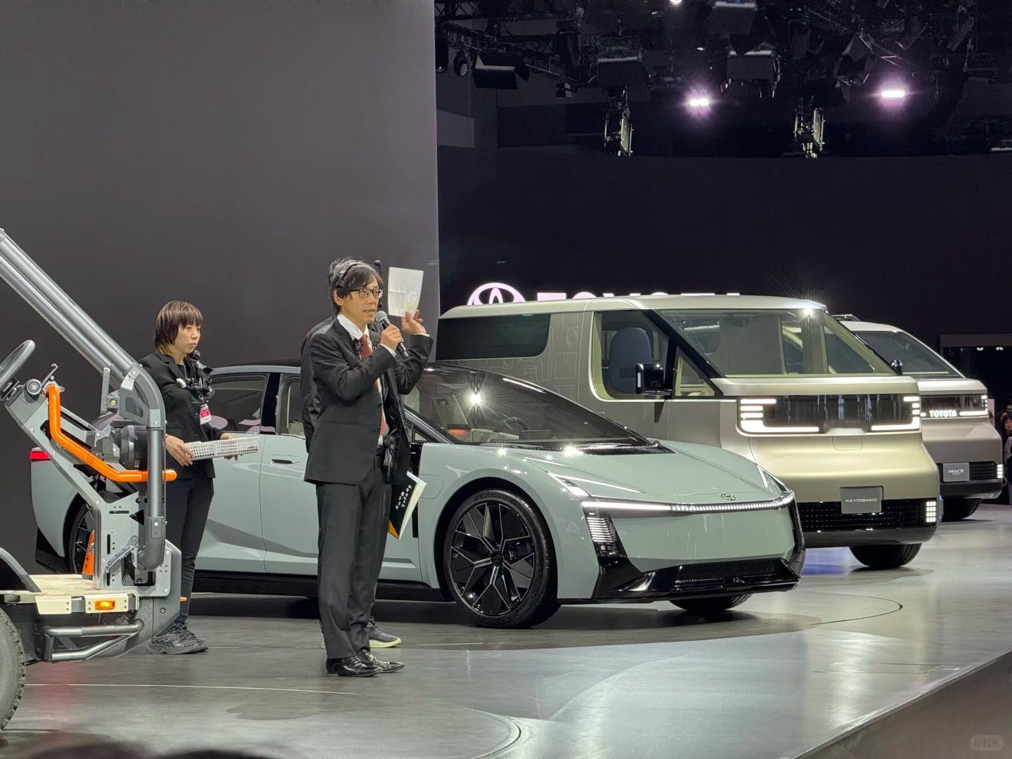 风格突变！这还是买菜车吗？全新丰田卡罗拉概念车亮相 ​​​