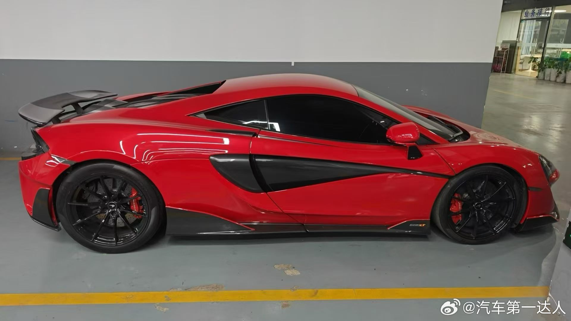 真正的传奇，从不止步于平凡，而是在极限处绽放锋芒。这台2019年迈凯伦600LT