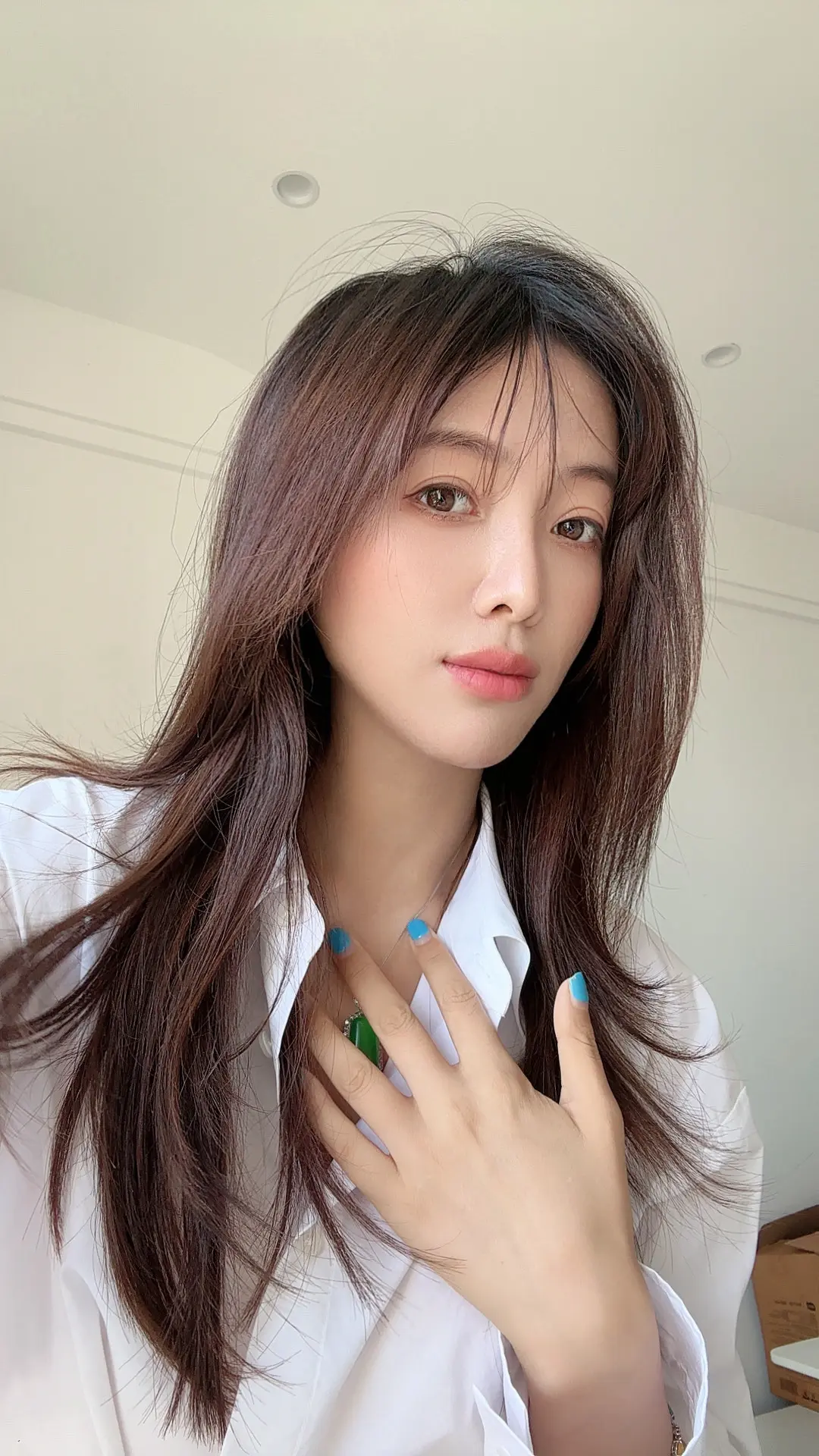 我不明白。我这么淑女的人。他一见我就紧张什么。？会吃人？