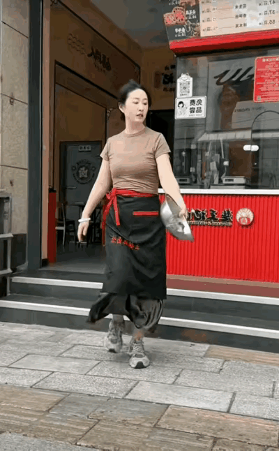 人长的漂亮，要饭也能好要！