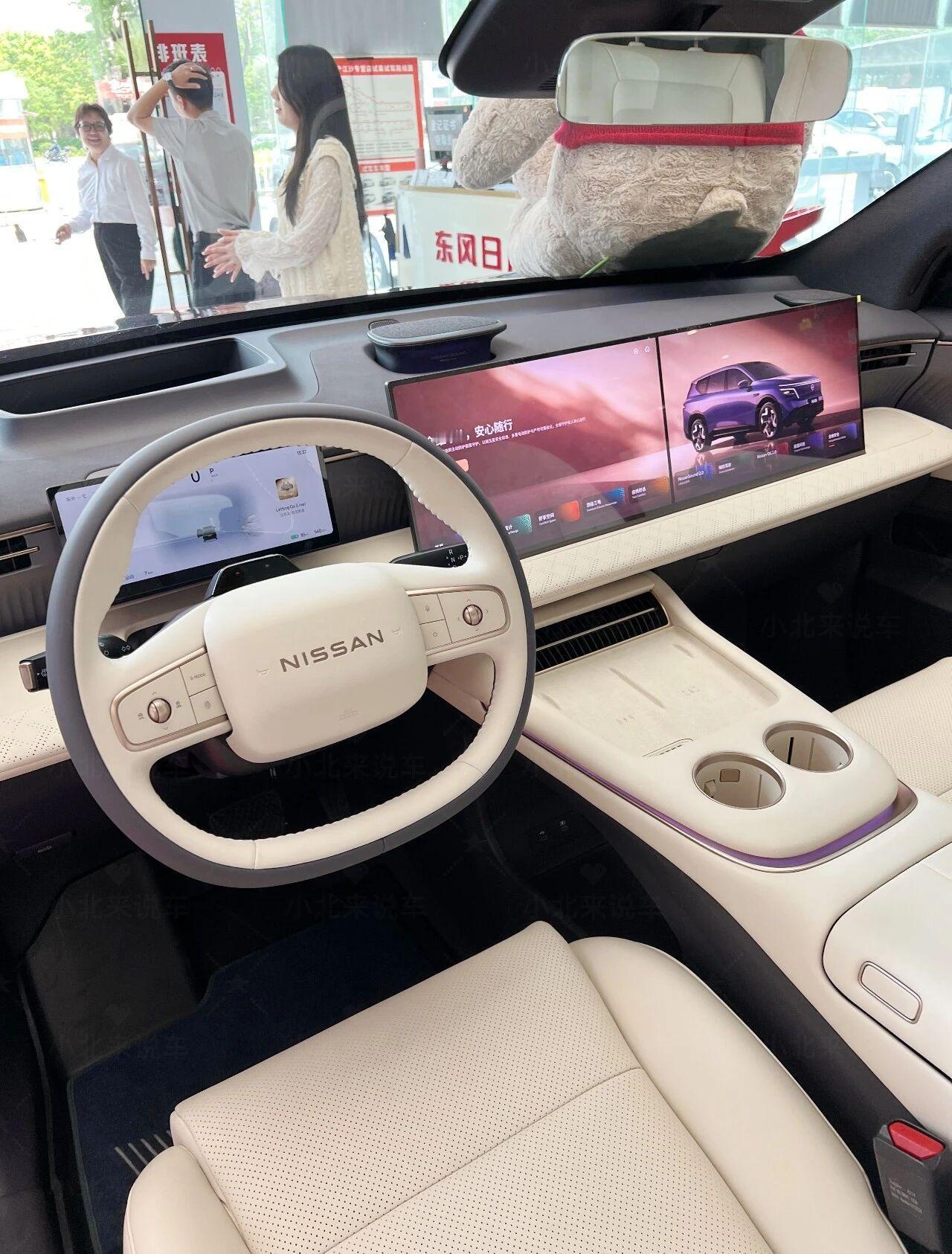 日产终于开窍了这才是“大沙发”的终极形态我愿封日产NX8为“移动席梦思”！以前日