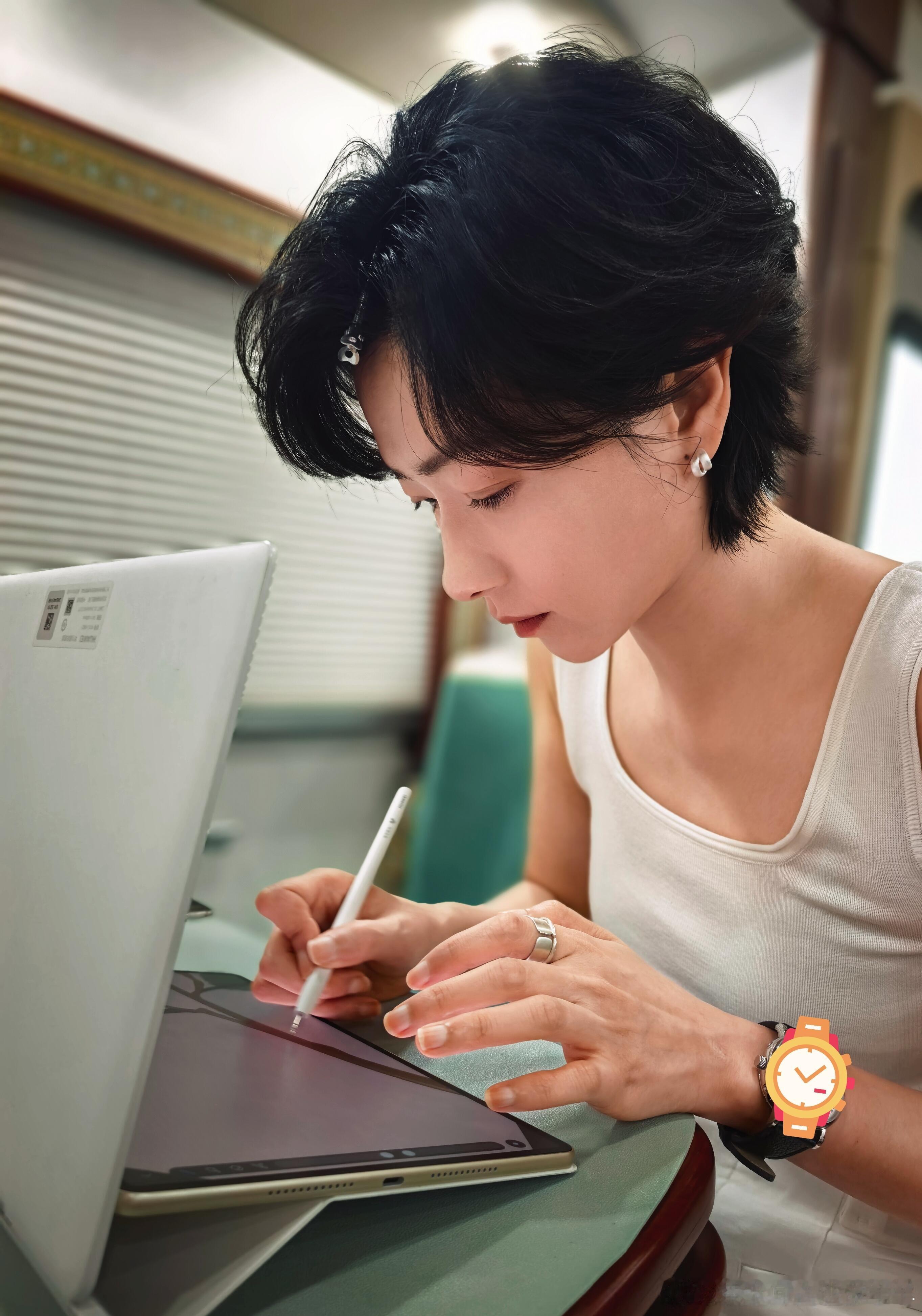 万茜是一个可爱的灵魂画家来的[嘻嘻][嘻嘻][嘻嘻] ​​​