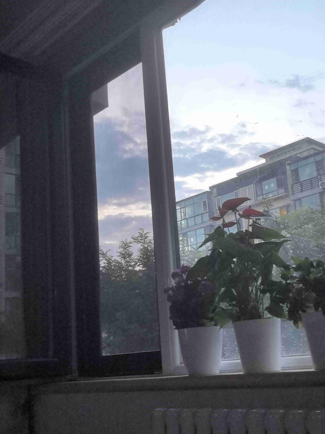 我的今日状态：😁轻松愉快
我这里的天气：☀️雷阵雨