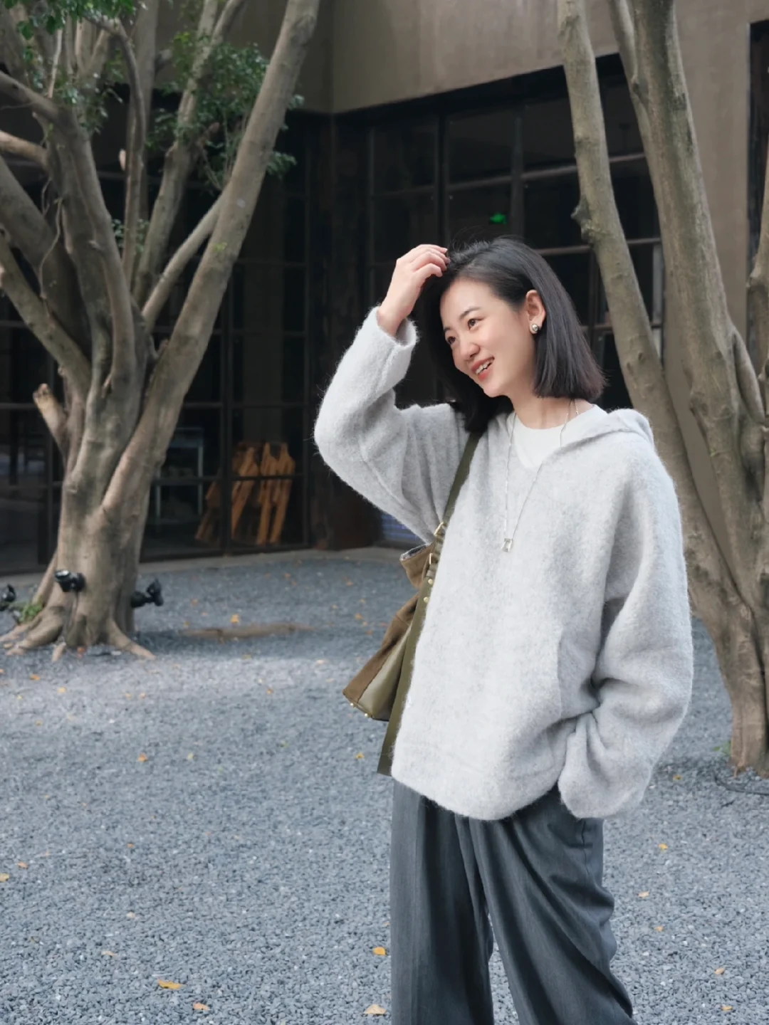 今天的松弛感是连帽羊毛卫衣给的🐑
