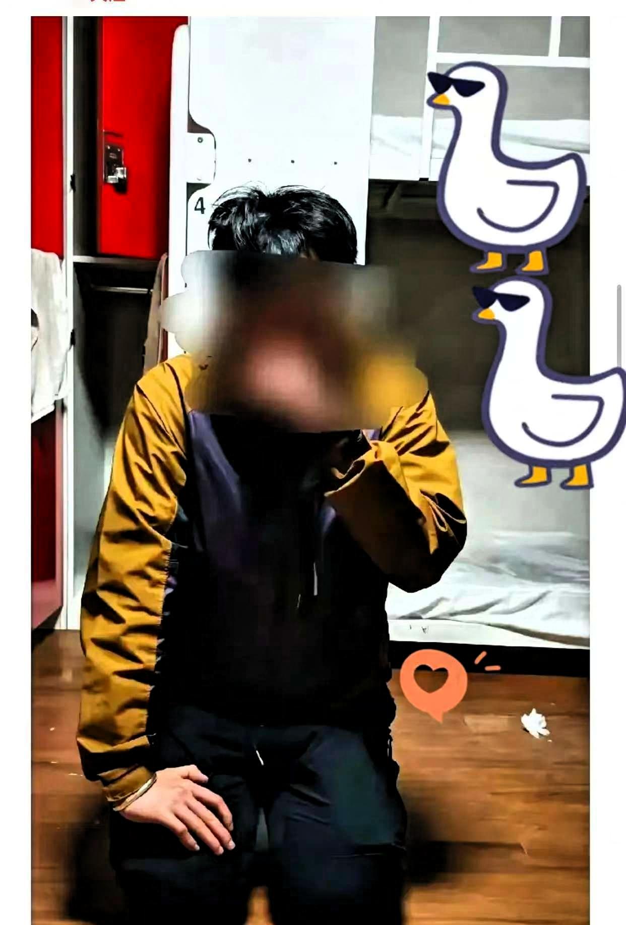 一个22岁的中国女孩，在韩国的青旅里醒来，发现自己的身上、脸上、头发上全是别人的