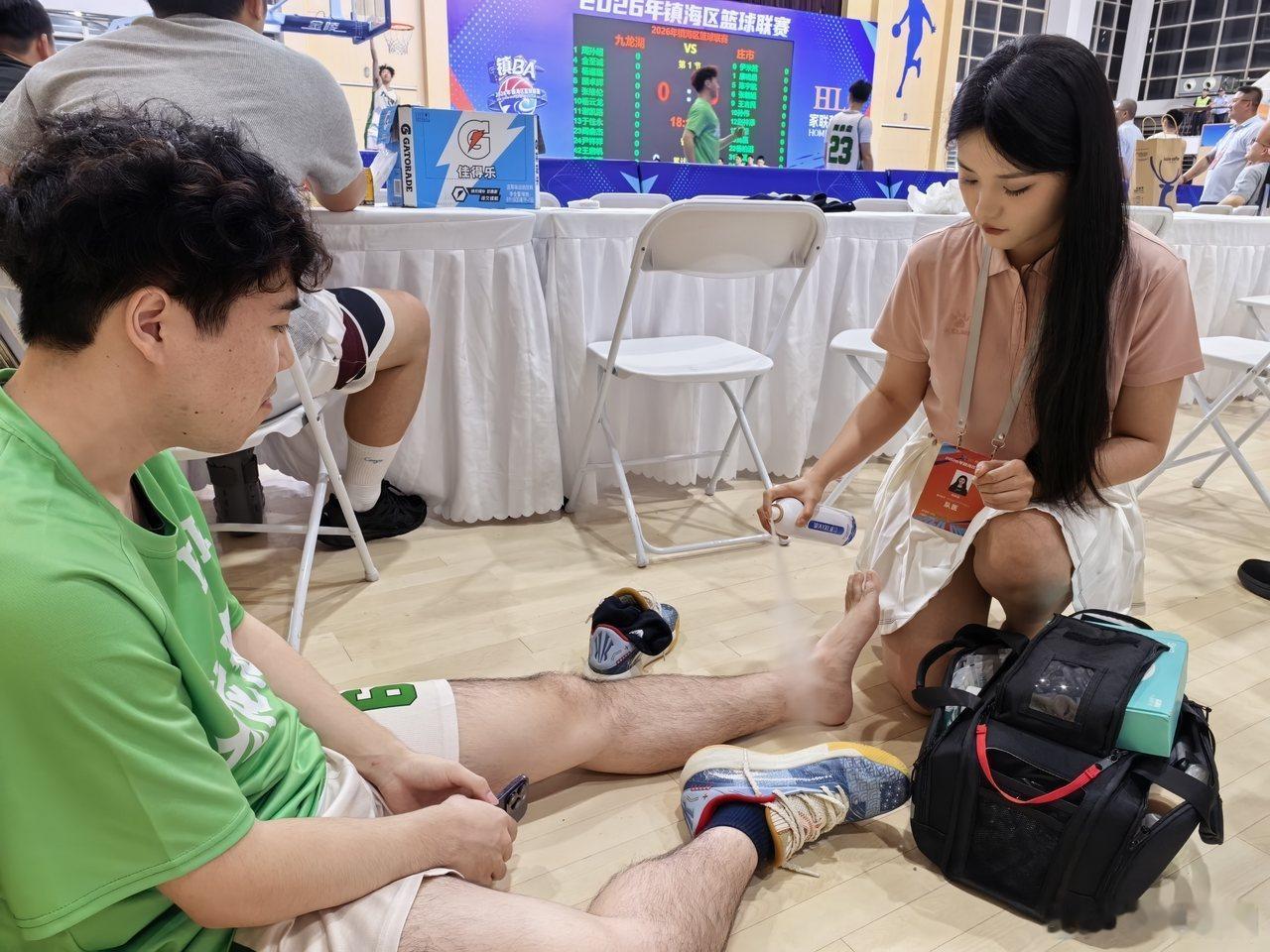 浙江宁波00后队医演过20多部短剧 00后山西女孩闫锦钰拥有双重身份，她既是参演