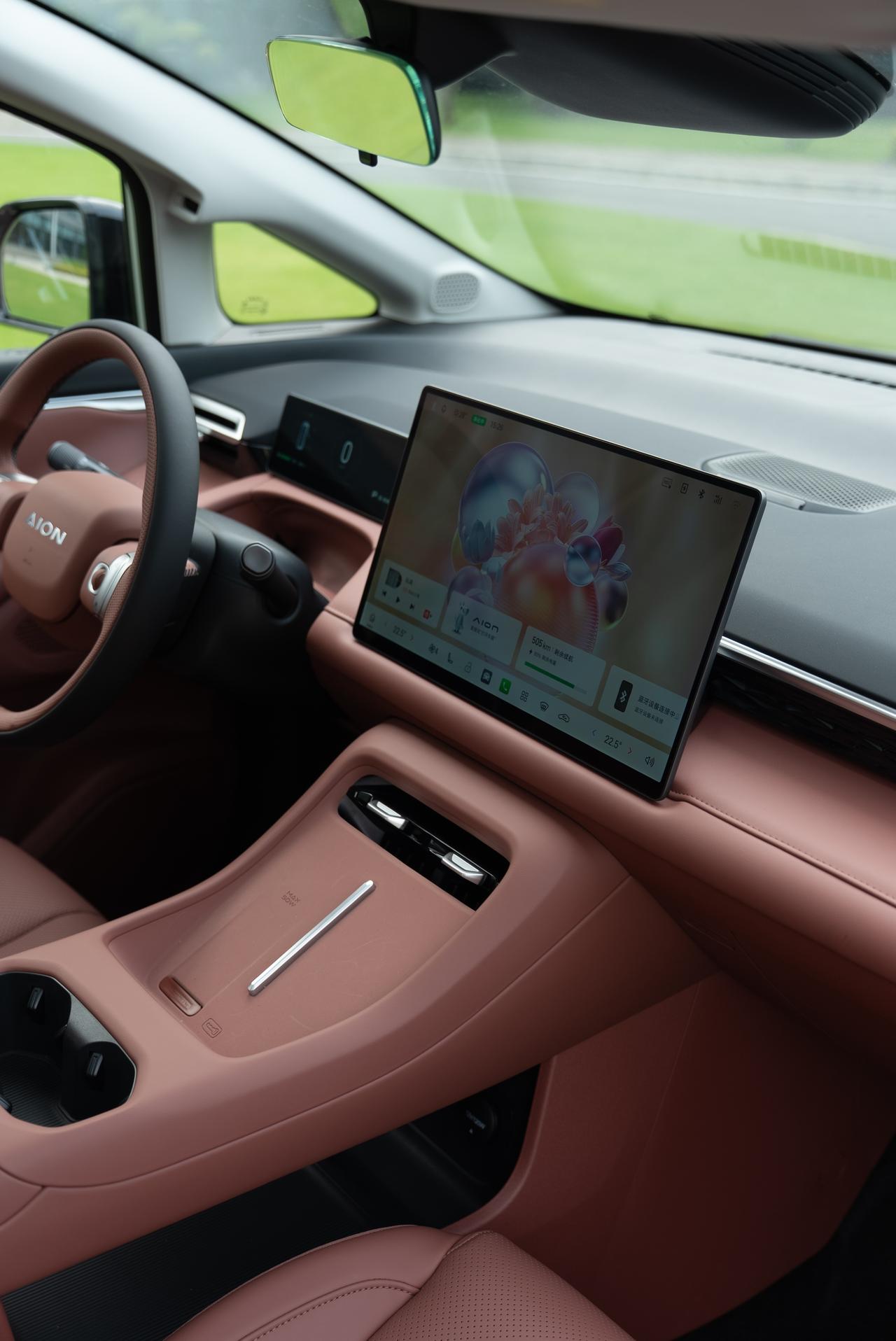 刚刚看了埃安N60的发布会
说句实在的，现在车圈是真卷
以前总觉得带激光雷达的高