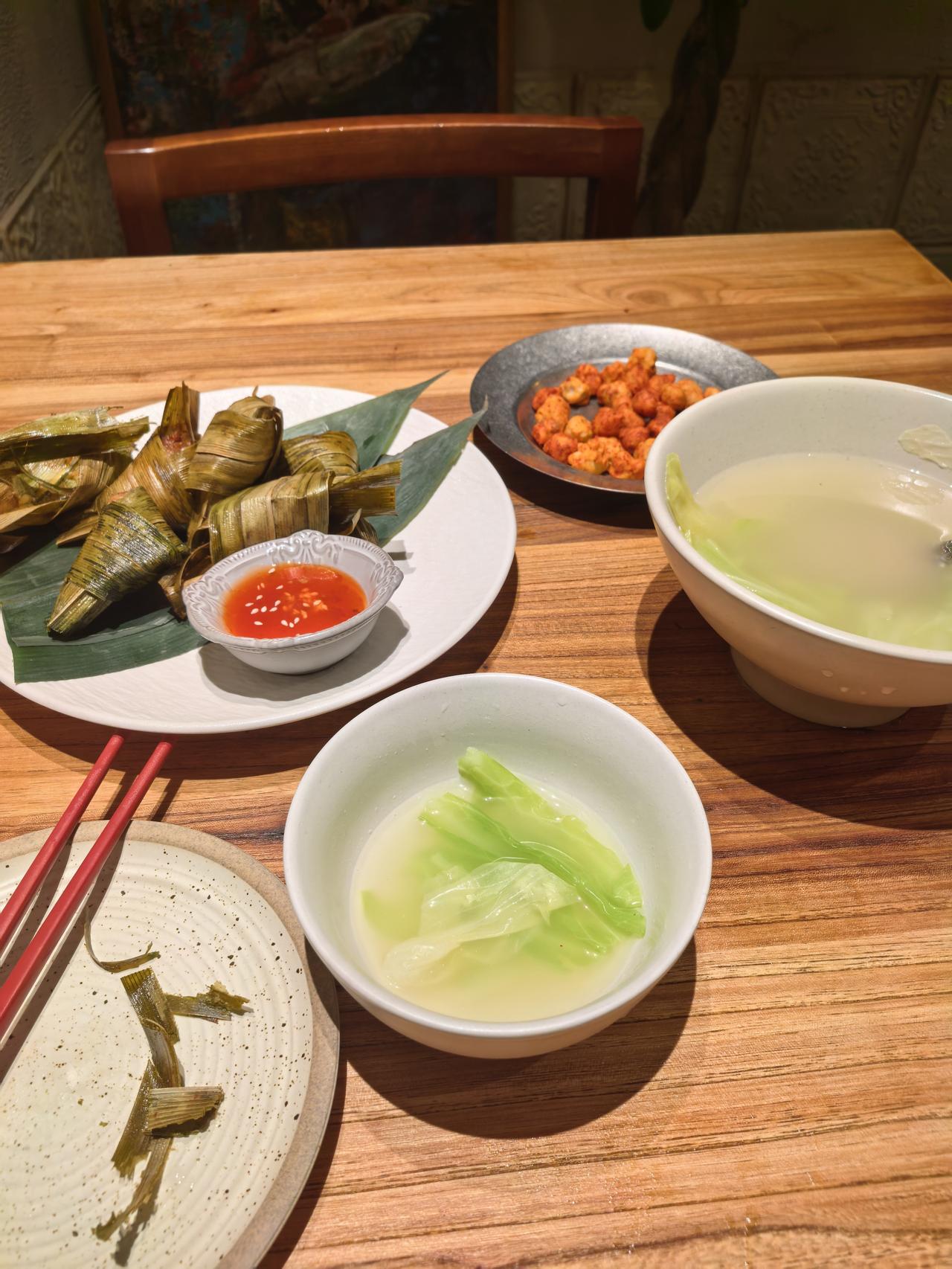其实我真的想科普一个冷知识[汗]。
“圣女”（Devadasi）这个说法，最早是