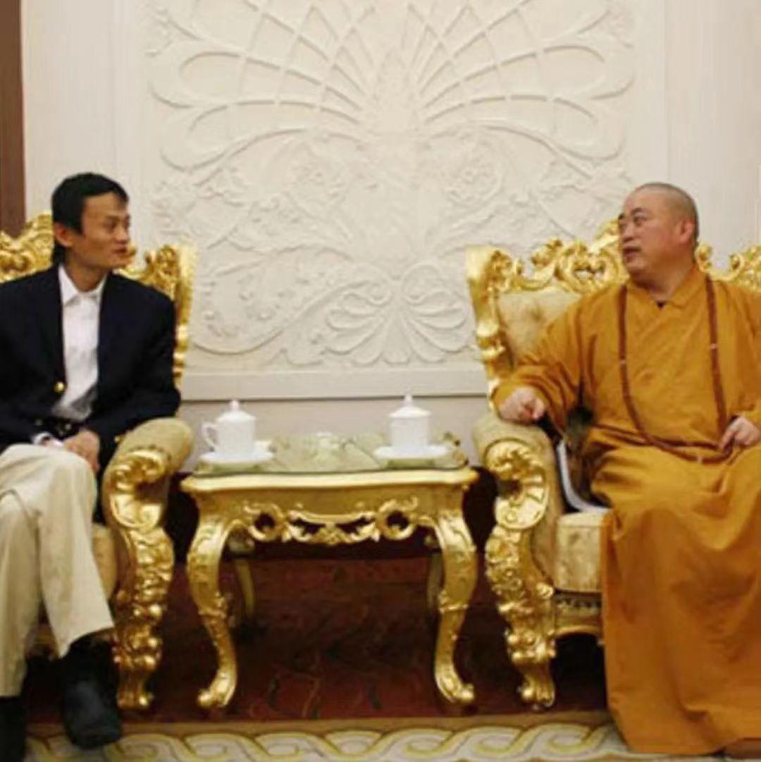 2008年10月，河南郑州，马总会见释总。

两位老总相见恨晚相谈甚欢，一次畅聊