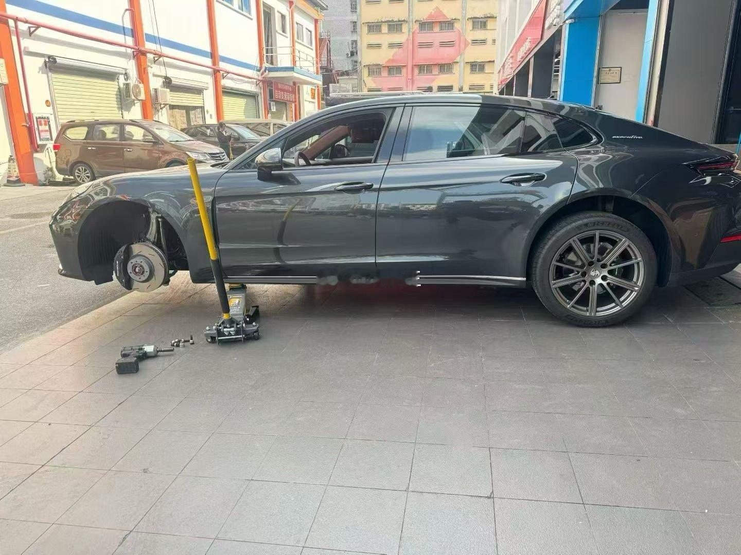 26款保时捷帕拉梅拉 完工TLFW FORGED  21寸搭配275 35 21