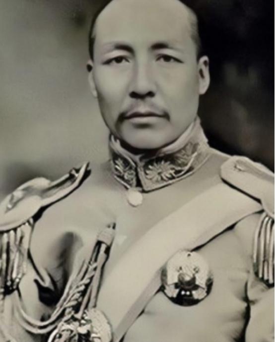 1935年，一名女子走到孙传芳背后，突然掏出手枪，朝着孙传芳连开3枪。第一枪子弹