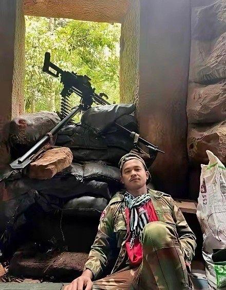 柬埔寨的将军太多，开战48小时被送走4名将军，还包括洪森亲密战友柬最高司令部副司