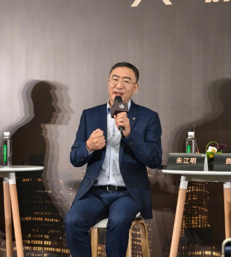 朱江明回应李斌喊话忘记MPV4月16日，零跑D19正式上市，上市发布会结束后的媒