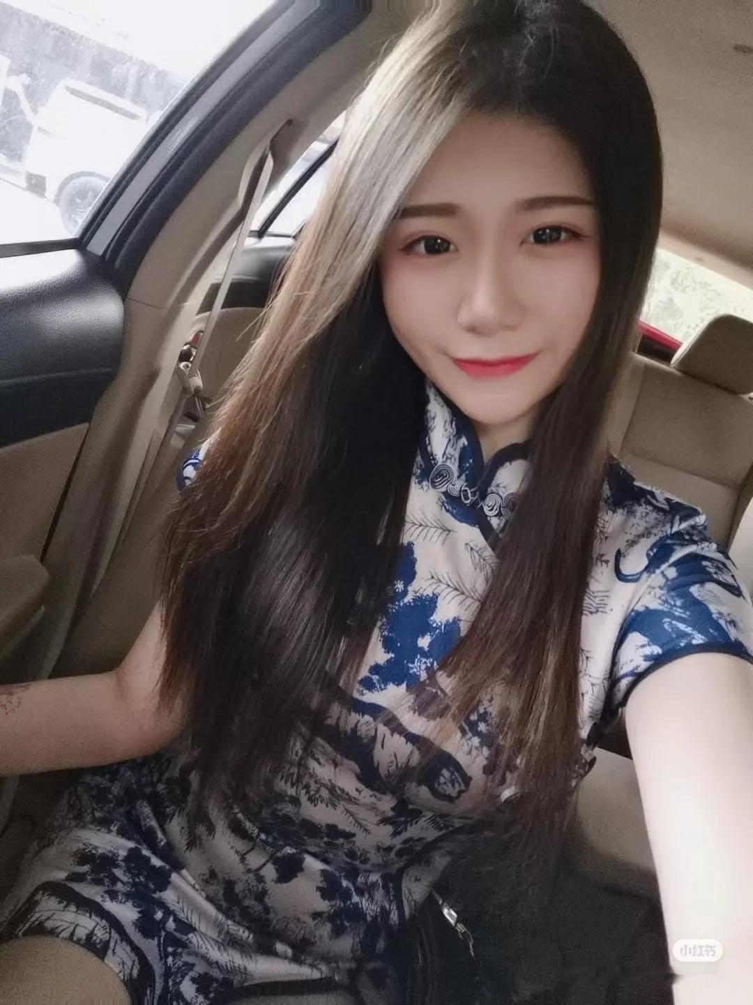 话说大马近几年就推出了许多样靓身材正，气质也相当不错的新晋博主，而Leona就是