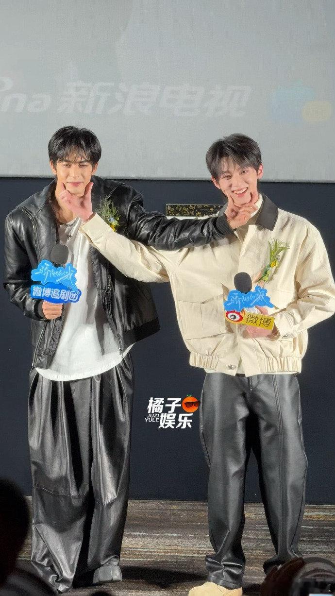 宋威龙赖伟明撒娇三连拍救命！宋威龙赖伟明戏外也太甜了！撒娇三连拍磕疯了宋威龙赖伟