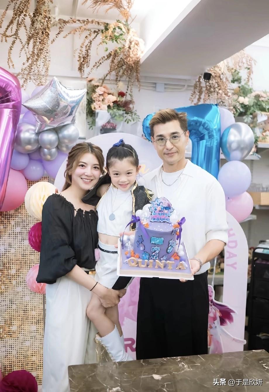 陈展鹏为女儿庆7岁生日！一家同框太温馨，网友：这才是豪门该有的样子
 
TVB视