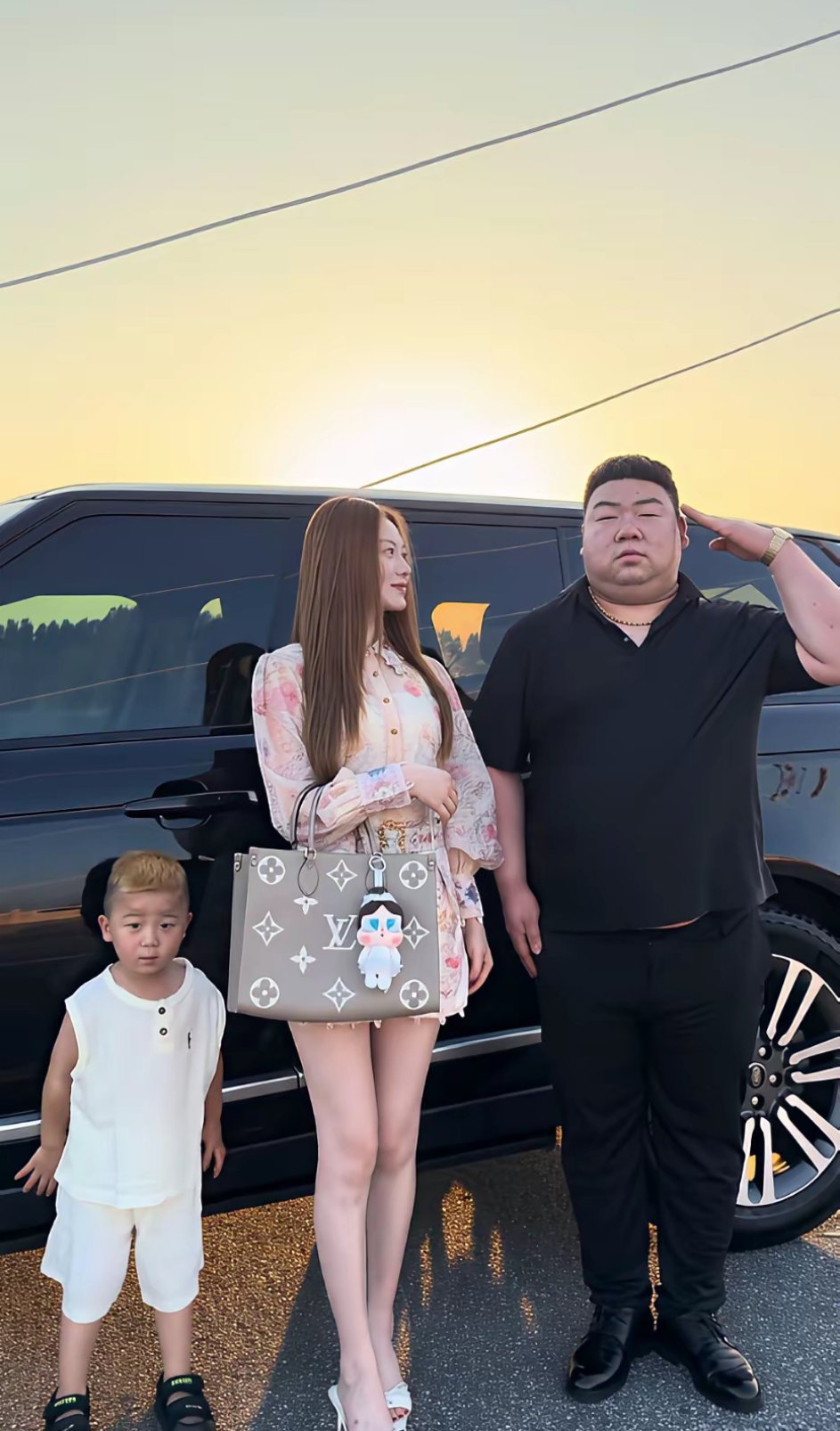 哥们千万别破产，不然嫂子跑得比高铁速度还快