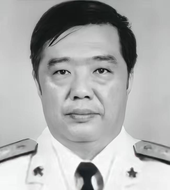 1969年，贺龙辞世，第二年，贺鹏飞被分配到了甘肃武都汽修厂当工人。
​贺鹏飞本