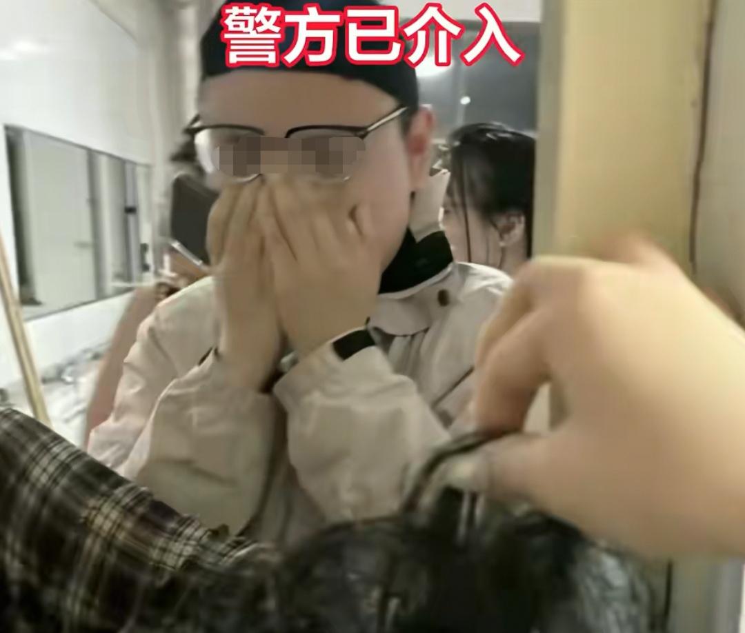 4月23日晚11时，华北电力大学保定校区发生一起男生潜入女生宿舍事件。一名男生头