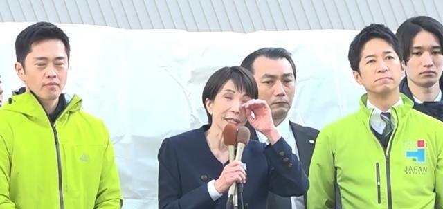 高市在“安倍故地”演讲落泪，称已咬紧牙关，反对民众包围会场让其下台
高市早苗将首