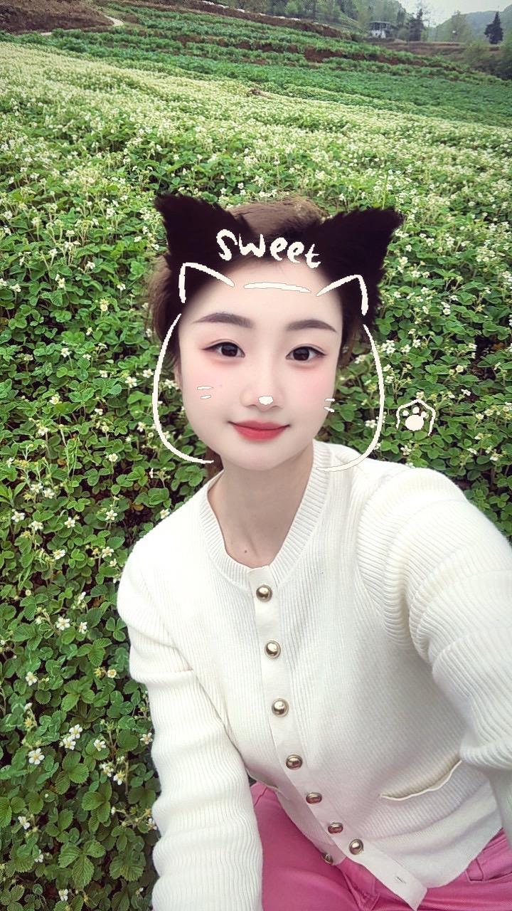 生活不止诗和远方，还有家门口的白泡儿地。蹲一会儿，腰腿都舒坦了，连觉都睡得更香～