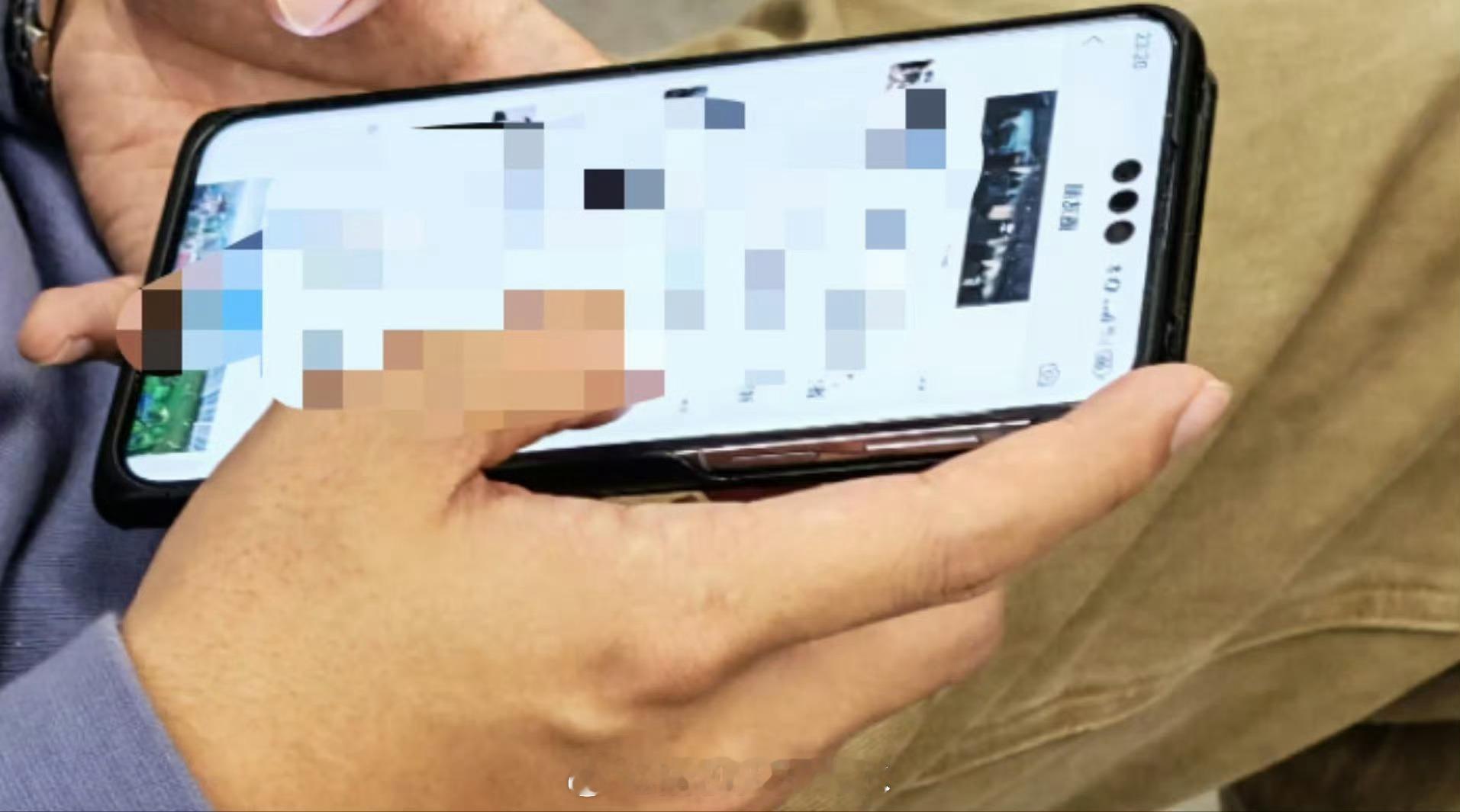 #华为Mate70真机图曝光#曲面屏真没了吗[doge]这图看着是直角金属中框，