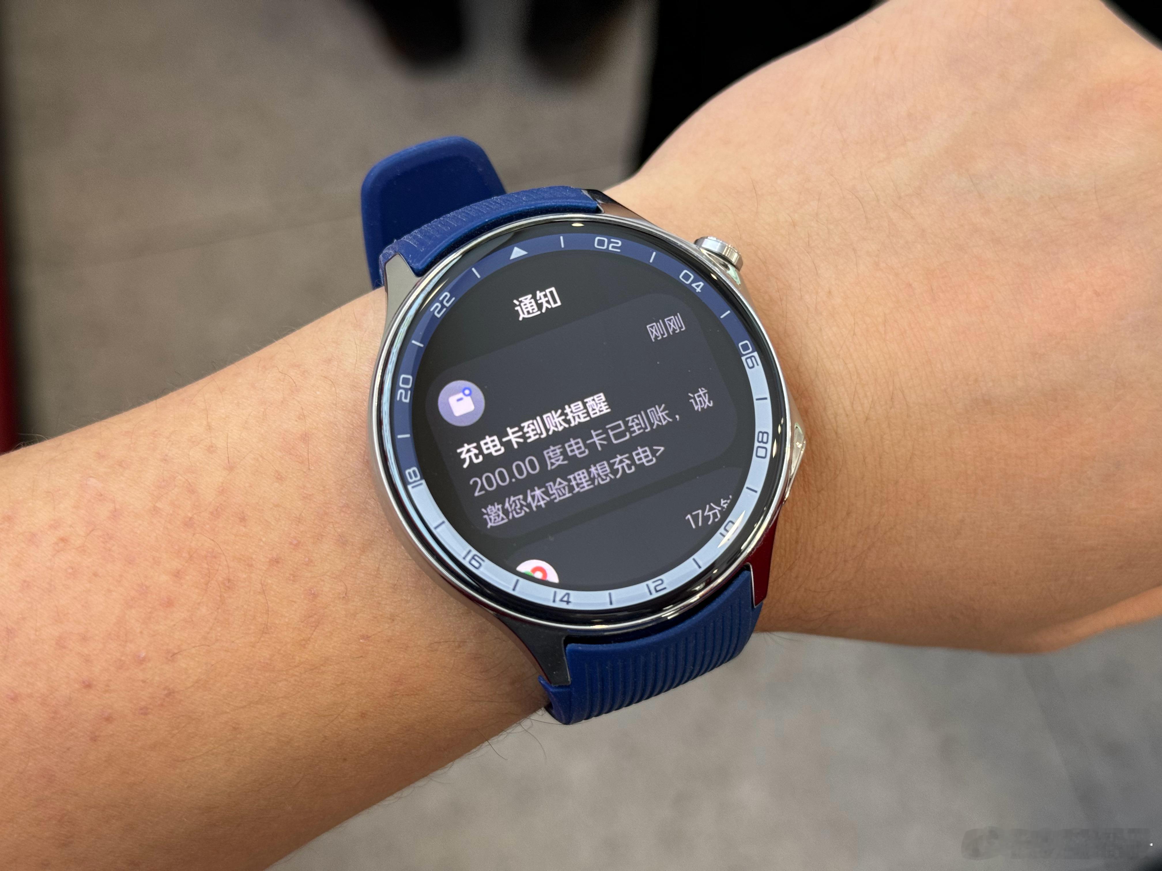 这段时间提理想L6的人挺多电卡可以出去免费浪咯#理想mega##理想l6##汽场