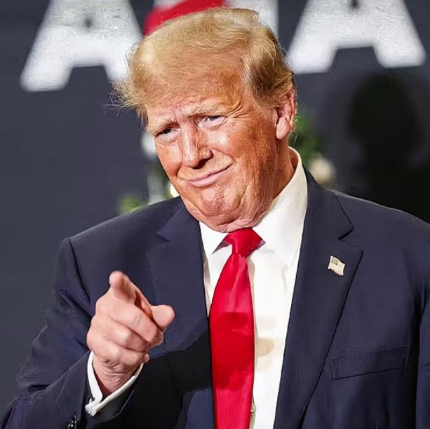 特朗普宣布对伊朗实施军事打击，美军航母同时在中东部署。当地时间28日，美国总统特