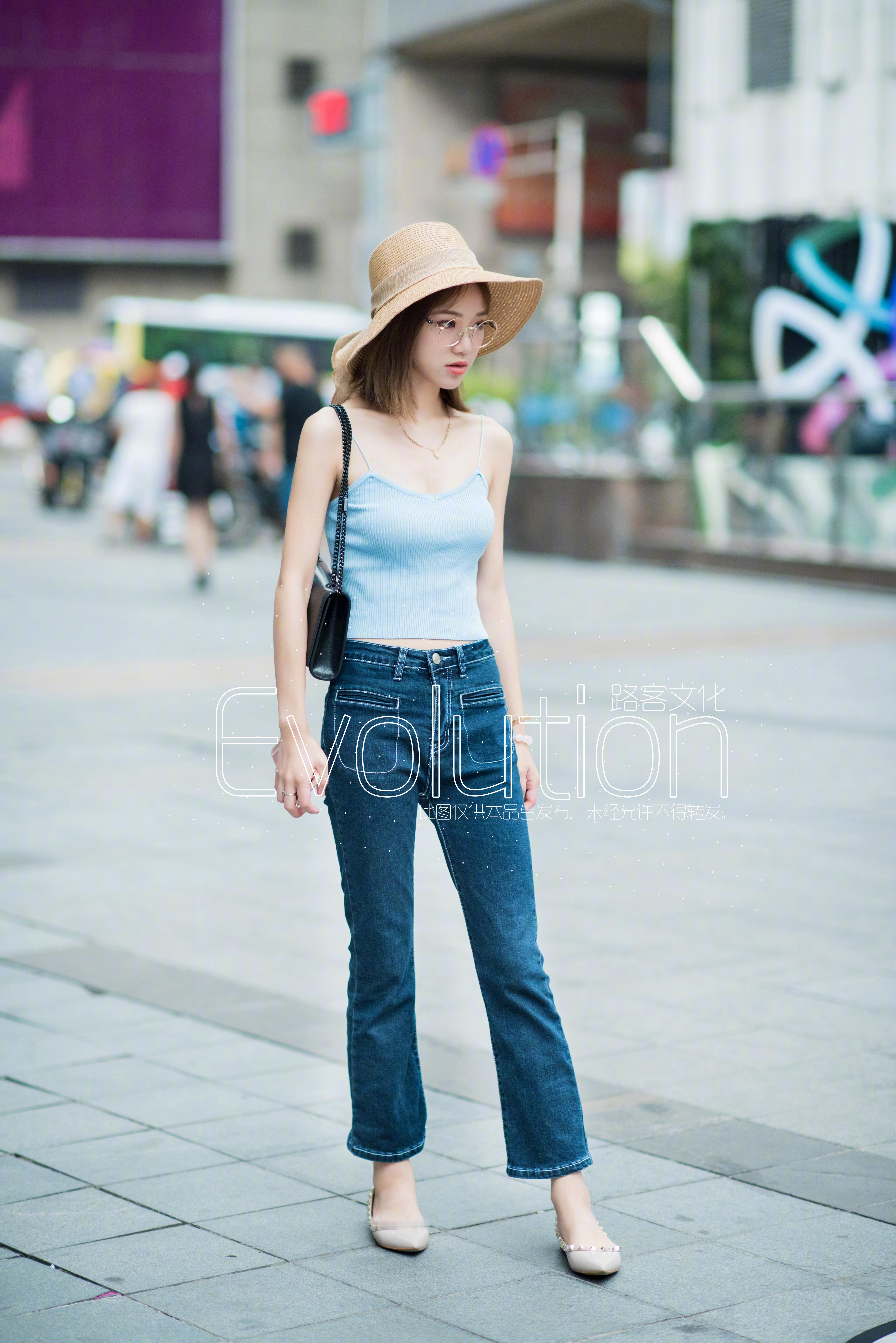 再来一张全身照 ​​​