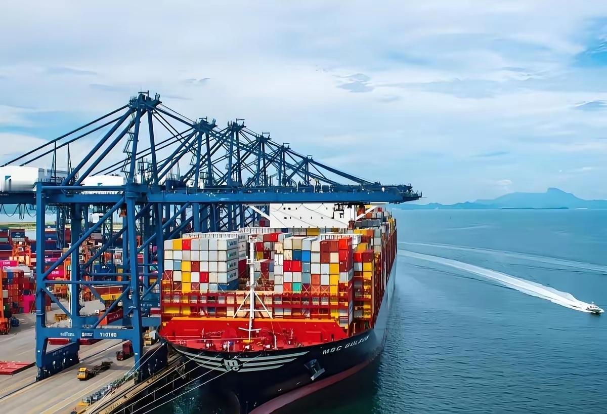 7月31日，美国《华尔街日报》公开报道称，巴拿马在收回长江和记旗下企业经营的巴尔