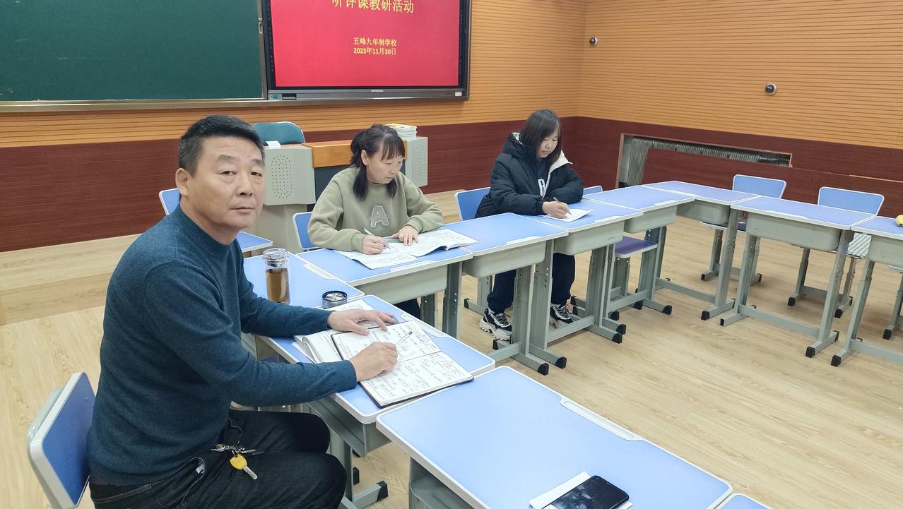 今天读了一篇文章，谈到“微退休”现象。我这么一对号入座，发现自己完全符合。
 