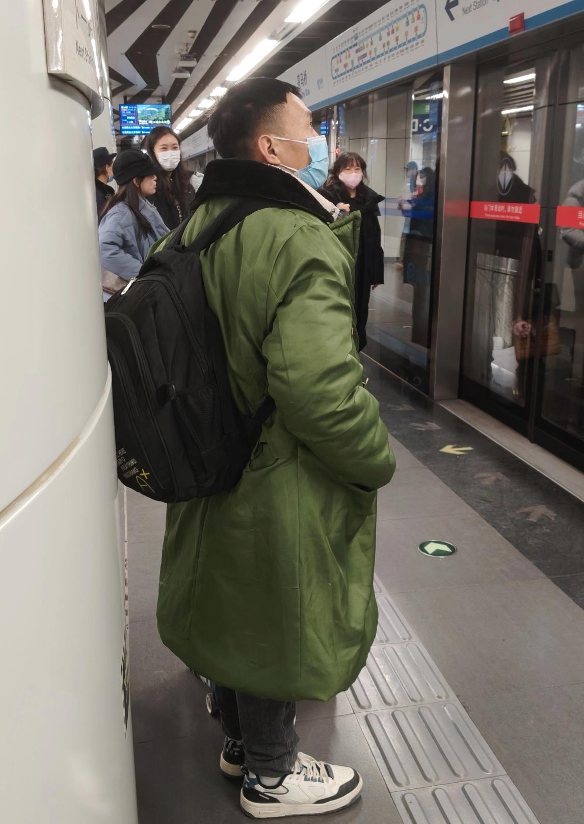 在北京通州马驹桥，有着一群“马驹桥大神”。这里是北六环，是不少北漂的首站，每天都