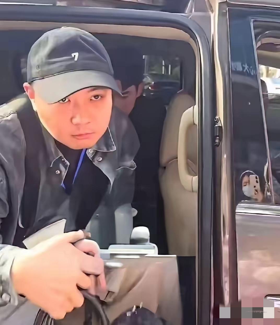 真相揭露的速度，比人消失的慢啊！
 
杜强肯定还活着，却像人间蒸发般没了踪影，他