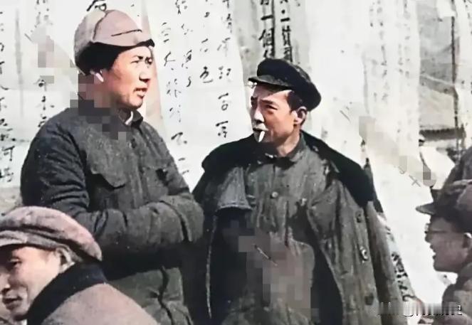 1942年，在陕北延安的一张罕见老照片，简单的镜头中我们看出了中国共产党胜利的原