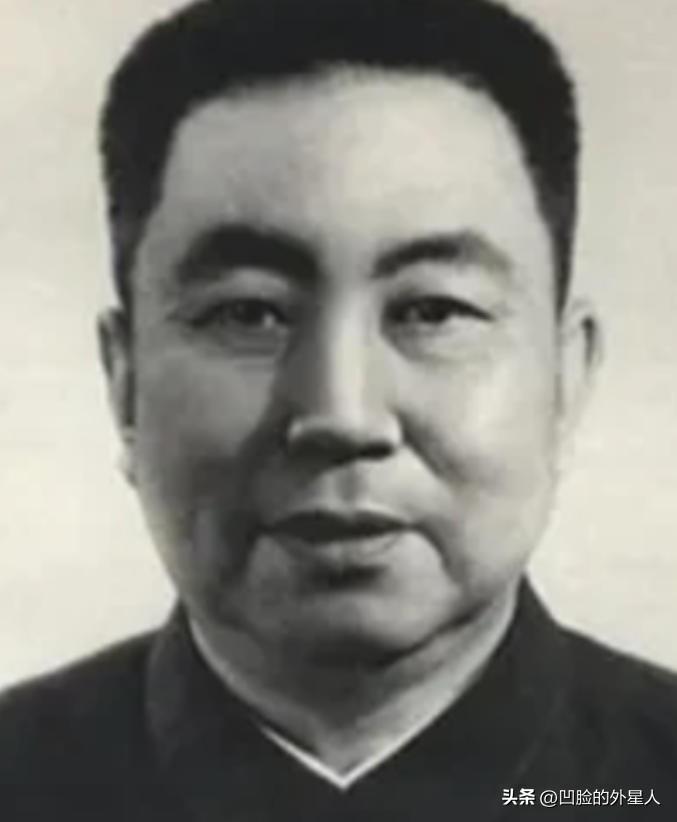 毛主席曾评价华国锋，是他见过最老实的人。不过，令很多人意想不到的是，这个老实人在