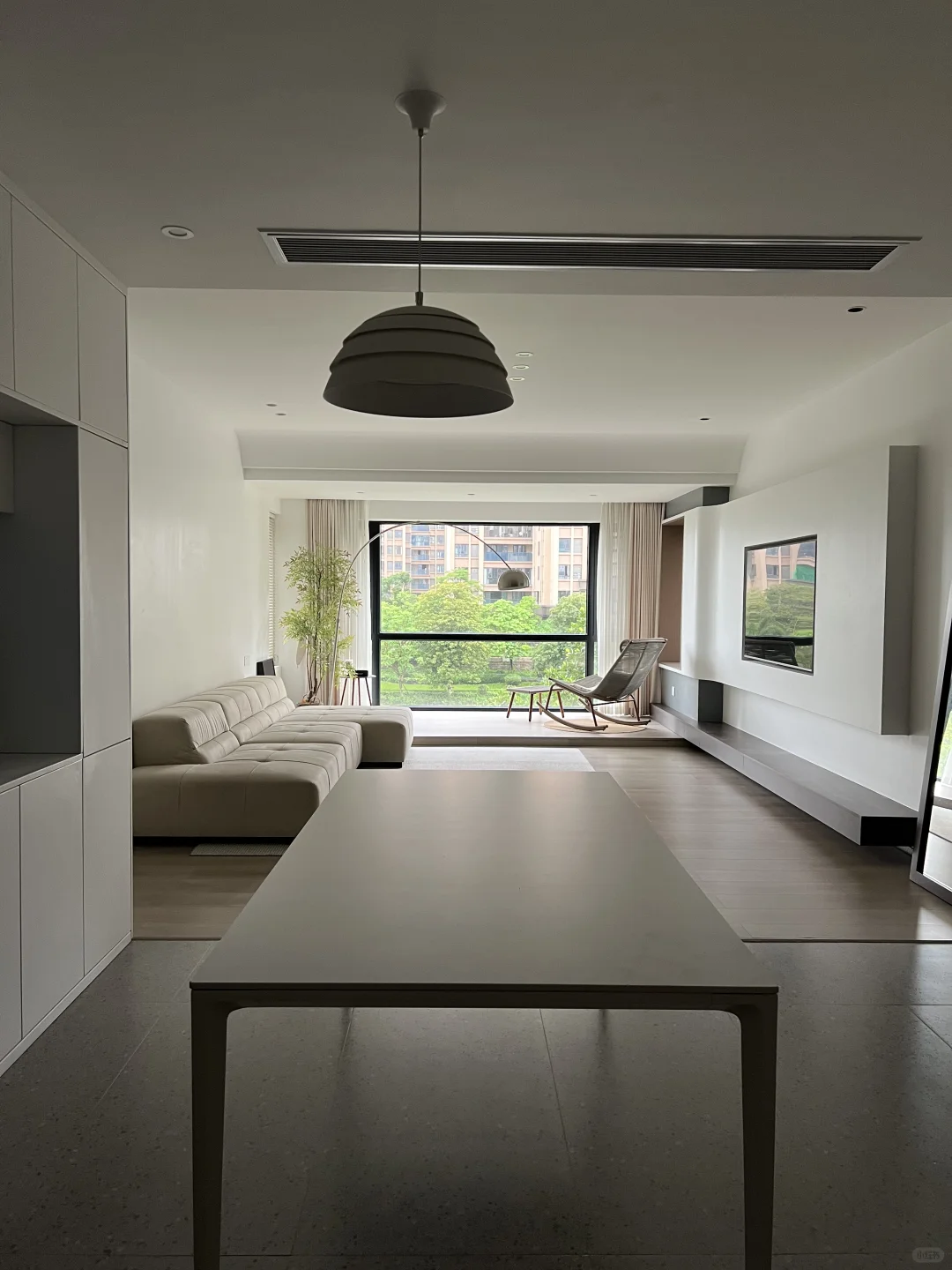 阴雨天没有滤镜的家