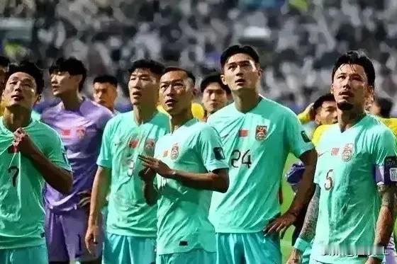 但凡国足能进一个球，也不至于沦落到充当亚洲杯淘汰赛看客的地步。塔吉克斯坦、印尼之