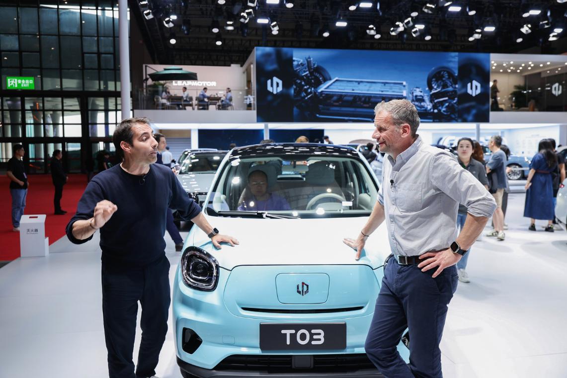 别总盯着宝马MINI、Smart！上海车展这些国产小车也是精品。
 
谈及小车，