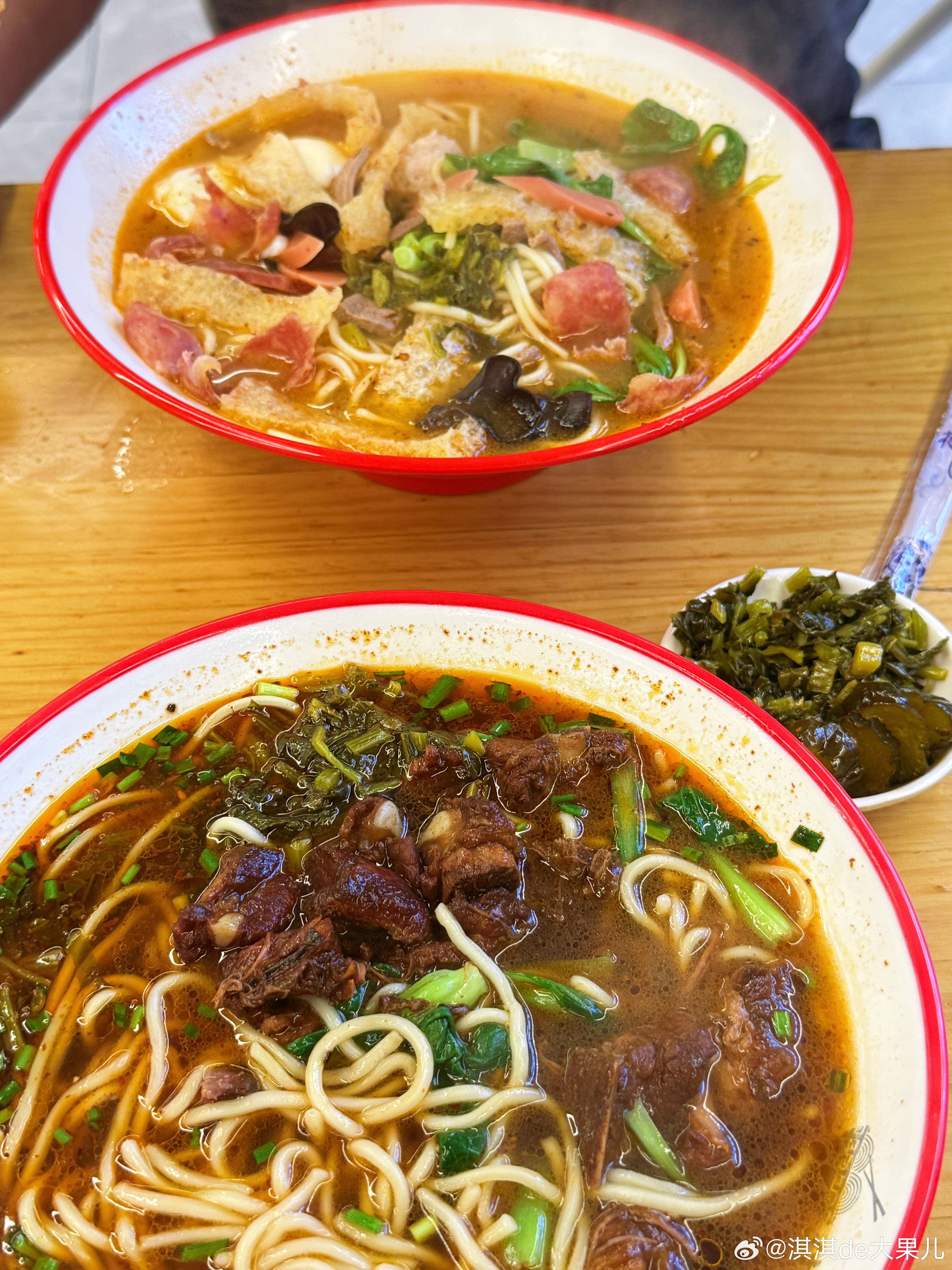 早饭和中饭[允悲][允悲]周末真好[哈哈][哈哈] ​​​