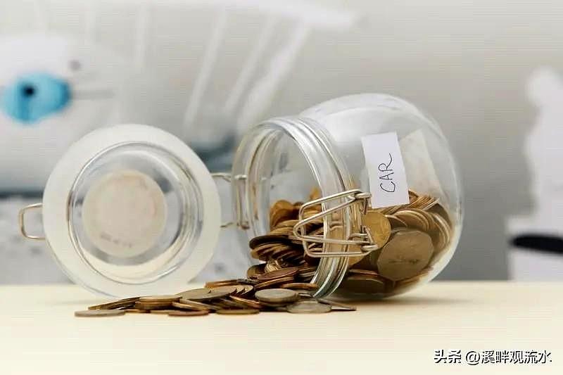 心疼我那52岁的姐姐，银行里趴着近百万存款，自己却活得像个苦行僧。
前阵子查出甲