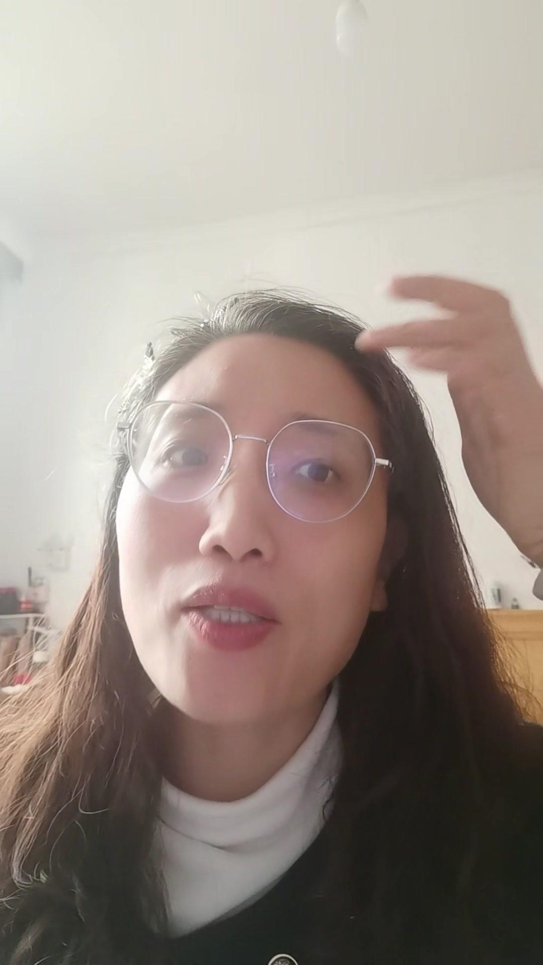 曾经我们是被寄予厚望的一代，从小被教育要努力、要出人头地。可当我们自己成为父母，