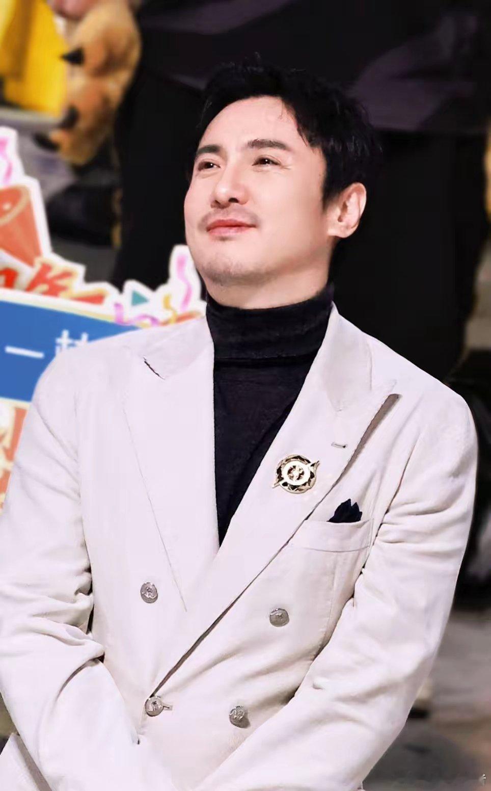 沈腾和杨幂的“爱的二舅定律”![送心]这定律来自杨幂主演剧《爱的二八定律》，并将