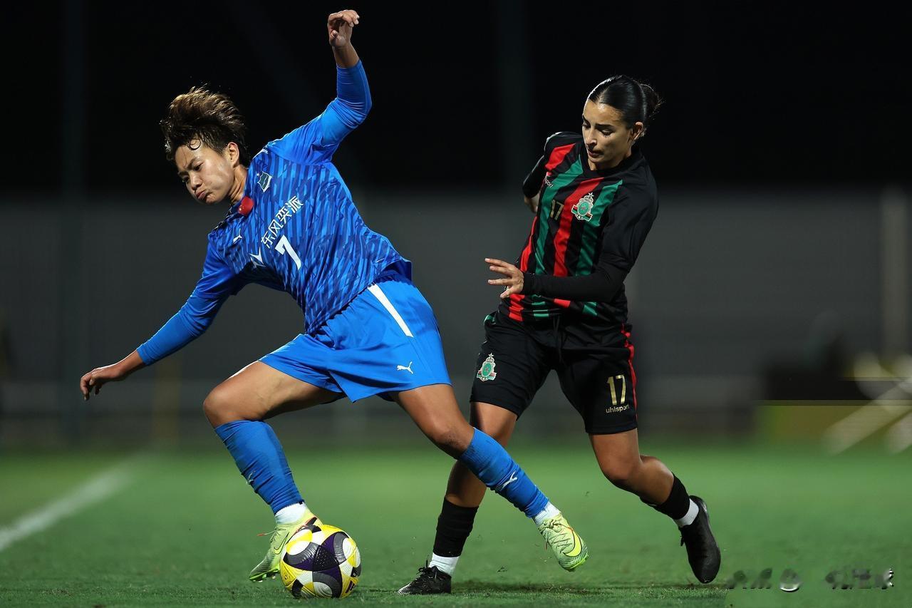 虽败犹荣！如果要给2025年中国足球哪支俱乐部颁发“勤奋敬业”奖的话，那非这支武