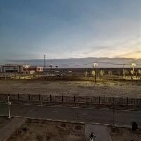 二二五团玉泉镇晚上20点的火车站
我的今日状态：😁轻松愉快
我这里的天气：☀️